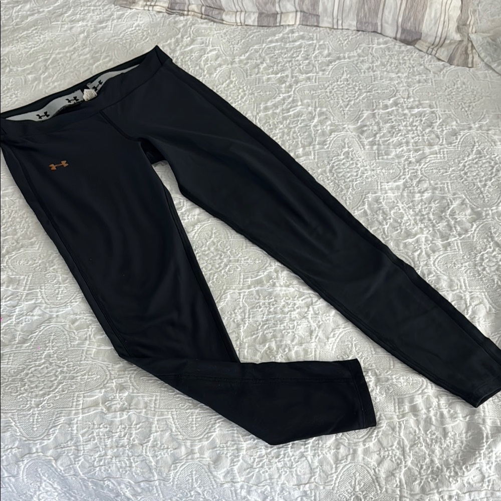 Under Armour Black and Gold Leggings Sz LARGE EXCELLENT CONDITION LIKE NEW